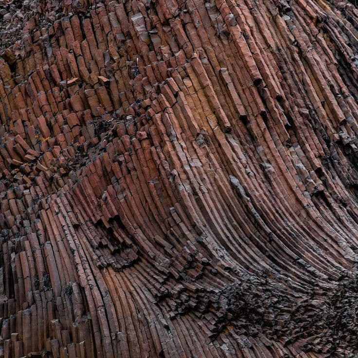 ETUDE GEOLOGIQUE ET STRUCTURALE DU GISEMENT D'AGNI BOUTONNIERE TAGRAGRA D'AKKA, L'ANTI-ATLAS OCCIDENTAL MAROC